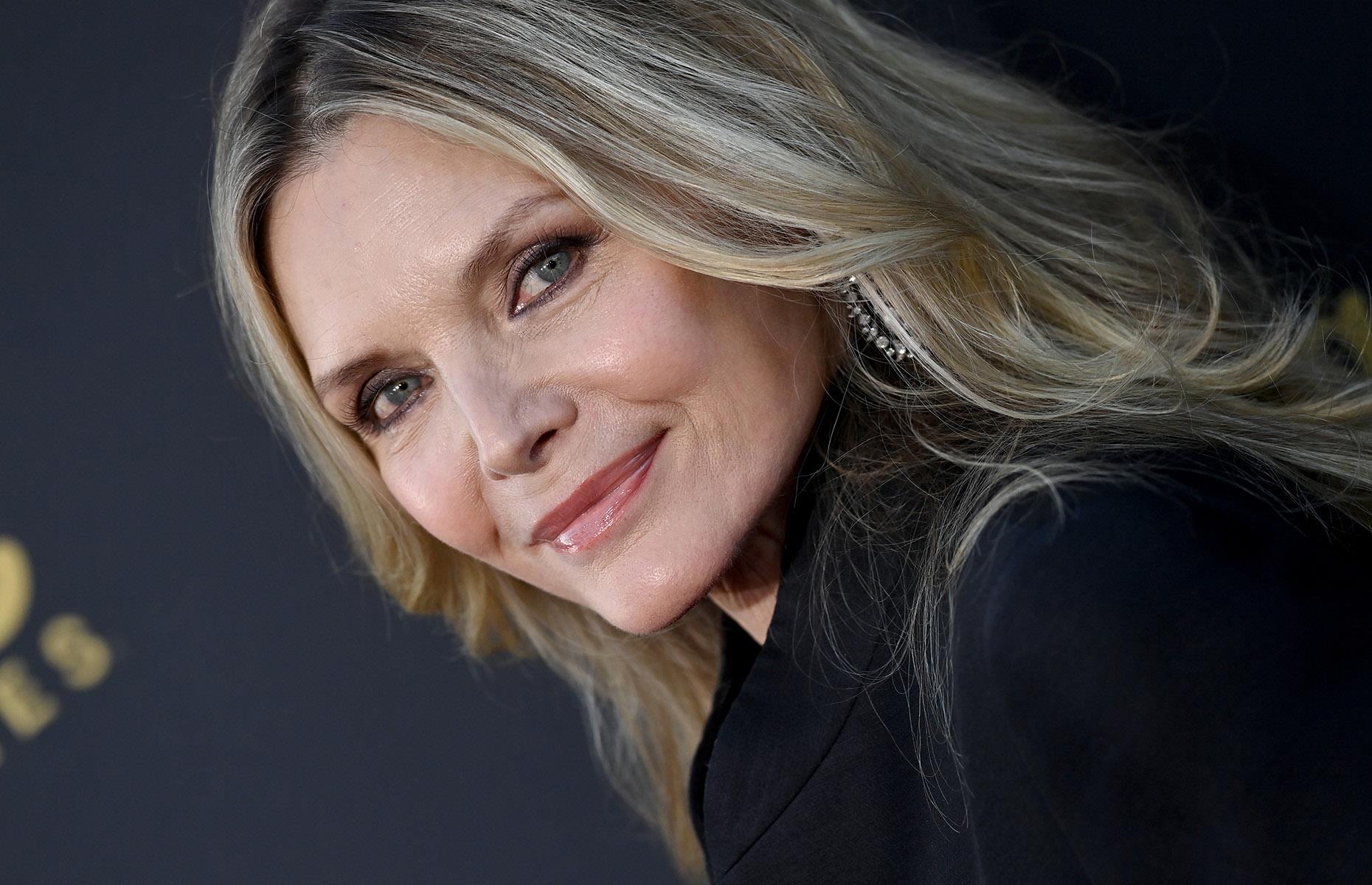 Michelle Pfeiffer was a cashier
